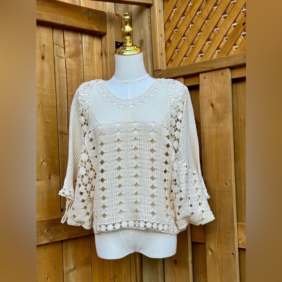 🆕 FARM Rio 🧿 NWT Off White Crochet Long Sleeve Blouse with Batwings, Sz M - Picture 9 of 15